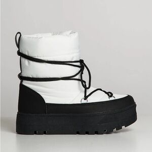 Women's Boathouse Black and White Winter Boots